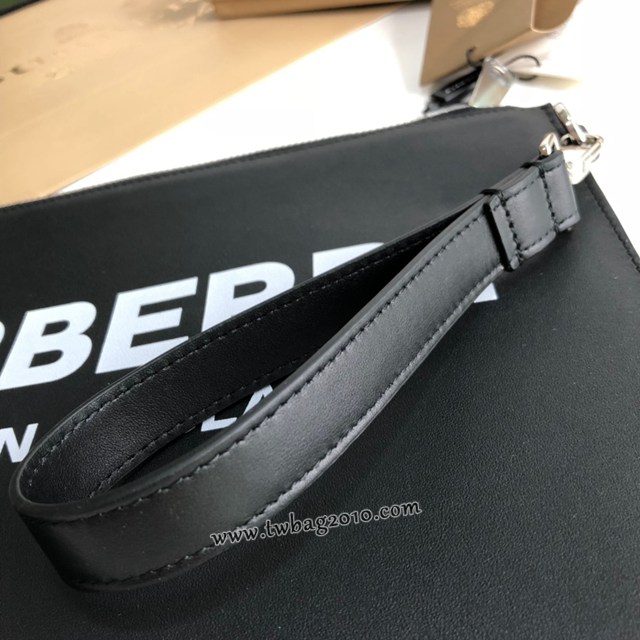 Burberry專門店新款徽標印花拉鏈收納袋 巴寶莉男士手拿包 yxb1192